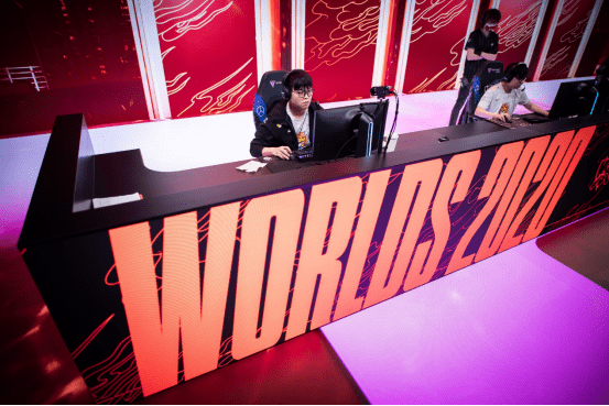 C7娱乐-纷争不断血战千里，晋级之路崎岖曲折的简单介绍