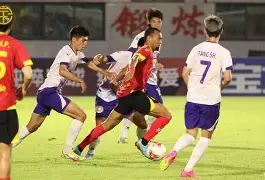 澳大利亚队员在比赛中独中两元，助球队获胜(澳大利亚队名单)